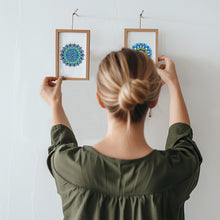 Laden Sie das Bild in den Galerie-Viewer, Mini Diamond Painting 15x20 cm (4 Stück) - Kristallmandalas in Blau