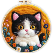 Laden Sie das Bild in den Galerie-Viewer, Nadelfilzen Needle Felting - Schwarz-weiße Katze