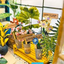 Laden Sie das Bild in den Galerie-Viewer, Miniaturhaus - Sonniges Gewächshaus