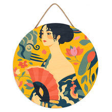 Laden Sie das Bild in den Galerie-Viewer, Malen nach Zahlen auf Holzscheibe - Dame mit Fächer - Klimt
