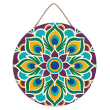Laden Sie das Bild in den Galerie-Viewer, Malen nach Zahlen auf Holzscheibe - Pfauen-Mandala