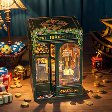 Laden Sie das Bild in den Galerie-Viewer, Book Nook - Eulenbuchladen
