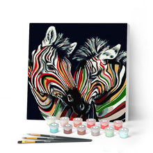 Laden Sie das Bild in den Galerie-Viewer, Mini Malen nach Zahlen mit Rahmen 20x20cm - Buntes Zebrapaar