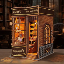 Laden Sie das Bild in den Galerie-Viewer, Book Nook - Zauberstab-Laden Figured'Art