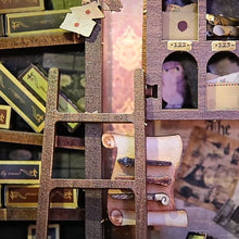 Laden Sie das Bild in den Galerie-Viewer, Book Nook - Zauberstab-Laden