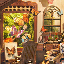 Laden Sie das Bild in den Galerie-Viewer, Book Nook - Schmetterlingshaus