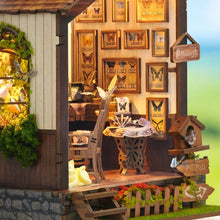 Laden Sie das Bild in den Galerie-Viewer, Book Nook - Schmetterlingshaus
