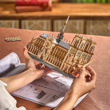 Laden Sie das Bild in den Galerie-Viewer, 3D Puzzle - Kathedrale von Paris
