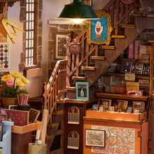Laden Sie das Bild in den Galerie-Viewer, Book Nook - Schreibwarenladen