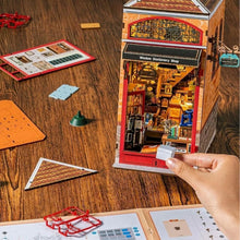Laden Sie das Bild in den Galerie-Viewer, Book Nook - Schreibwarenladen