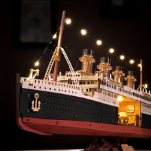 Laden Sie das Bild in den Galerie-Viewer, 3D Puzzle - 1912 Ewiger Atlantik-Voyager