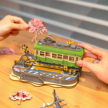Laden Sie das Bild in den Galerie-Viewer, 3D Puzzle - Sakura-Straßenbahnfahrt