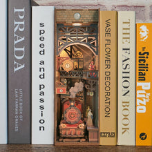 Laden Sie das Bild in den Galerie-Viewer, Book Nook - Das Dampfzeitalter