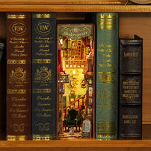 Laden Sie das Bild in den Galerie-Viewer, Book Nook - Buchhandlung am linken Ufer