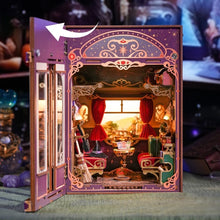 Laden Sie das Bild in den Galerie-Viewer, Book Nook - Magische Reise