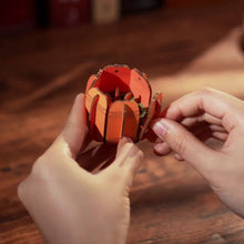 Laden Sie das Bild in den Galerie-Viewer, 3D Puzzle - Orange Tulpe