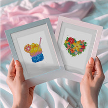Laden Sie das Bild in den Galerie-Viewer, Mini Diamond Painting 15x20 cm (2 Stück) - Sommer-Smoothie und Winter-Schneekugel