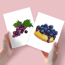 Laden Sie das Bild in den Galerie-Viewer, Mini Diamond Painting 15x20 cm (2 Stück) - Weintrauben und Blaubeertarte