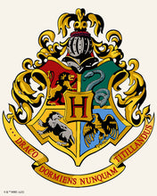 Laden Sie das Bild in den Galerie-Viewer, Malen nach Zahlen Figured'Art – Harry Potter - Hogwarts-Wappen