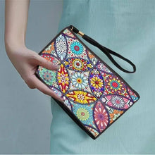 Laden Sie das Bild in den Galerie-Viewer, Tasche Handgelenk Diamond Painting mit Blumen