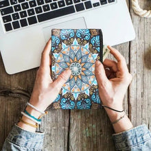 Laden Sie das Bild in den Galerie-Viewer, Tasche Handgelenk Diamond Painting mit Mandala Blau