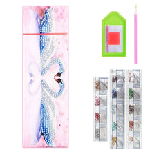 Laden Sie das Bild in den Galerie-Viewer, Stiftbox Diamond Painting Schwan Herz