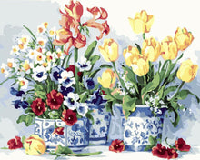 Laden Sie das Bild in den Galerie-Viewer, Blumensträuße in schönen Vasen | Figured'Art