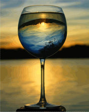 Laden Sie das Bild in den Galerie-Viewer, Malen nach Zahlen für Erwachsene | Glas Wein und mit Aussicht auf den Horizont | Figured'Art