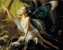 Laden Sie das Bild in den Galerie-Viewer, Malen nach Zahlen für Erwachsene | Frau mit Schmetterling | Figured'Art