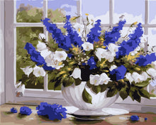 Laden Sie das Bild in den Galerie-Viewer, Malen nach Zahlen – Vase mit blau-weißen Blumen