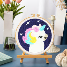 Laden Sie das Bild in den Galerie-Viewer, Punch Needle Bezauberndes Einhorn