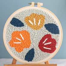 Laden Sie das Bild in den Galerie-Viewer, Punch Needle set Bunte Blätter
