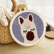 Laden Sie das Bild in den Galerie-Viewer, Punch Needle Kleines Lama
