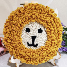 Laden Sie das Bild in den Galerie-Viewer, Punch Needle set Die Löwenmähne
