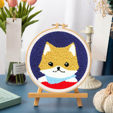 Laden Sie das Bild in den Galerie-Viewer, Punch Needle Kleiner Fuchs