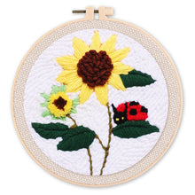 Laden Sie das Bild in den Galerie-Viewer, Punch Needle set Marienkäfer auf einer Sonnenblume