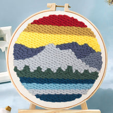 Laden Sie das Bild in den Galerie-Viewer, Punch Needle set See mit Bergblick