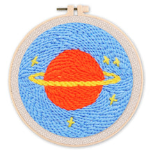 Laden Sie das Bild in den Galerie-Viewer, Punch Needle set Saturn