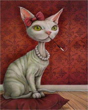 Laden Sie das Bild in den Galerie-Viewer, Malen nach Zahlen für Erwachsene | Katze mit Halsband und Zigarettenspitze | Figured'Art