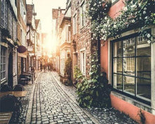 Laden Sie das Bild in den Galerie-Viewer, Malen nach Zahlen für Erwachsene | Sonnenuntergang in der Gasse | Figured'Art