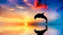Laden Sie das Bild in den Galerie-Viewer, Malen nach Zahlen für Erwachsene | Delfin am Sonnenuntergang | Figured'Art