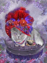 Laden Sie das Bild in den Galerie-Viewer, Diamond Painting, Katze mit Hut und Halskette