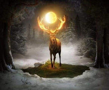 Laden Sie das Bild in den Galerie-Viewer, Diamond Painting, Hirsch und Vollmond