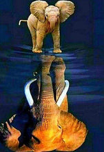 Laden Sie das Bild in den Galerie-Viewer, Diamond Painting, Elefant mit Spiegelung