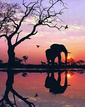 Laden Sie das Bild in den Galerie-Viewer, Diamond Painting, Elefant und Sonnenuntergang