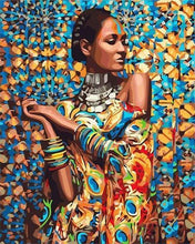Laden Sie das Bild in den Galerie-Viewer, Malen nach Zahlen für Erwachsene | Frau in traditioneller Kleidung | Figured'Art