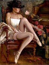 Laden Sie das Bild in den Galerie-Viewer, Malen nach Zahlen für Erwachsene | Sexy Frau mit Hut | Figured'Art