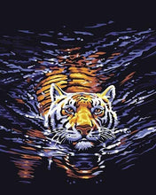 Laden Sie das Bild in den Galerie-Viewer, Malen nach Zahlen für Erwachsene | Tiger im Wasser | Figured'Art