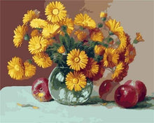 Laden Sie das Bild in den Galerie-Viewer, Malen nach Zahlen für Erwachsene | Vase mit Sonnenblumen und Äpfeln | Figured'Art
